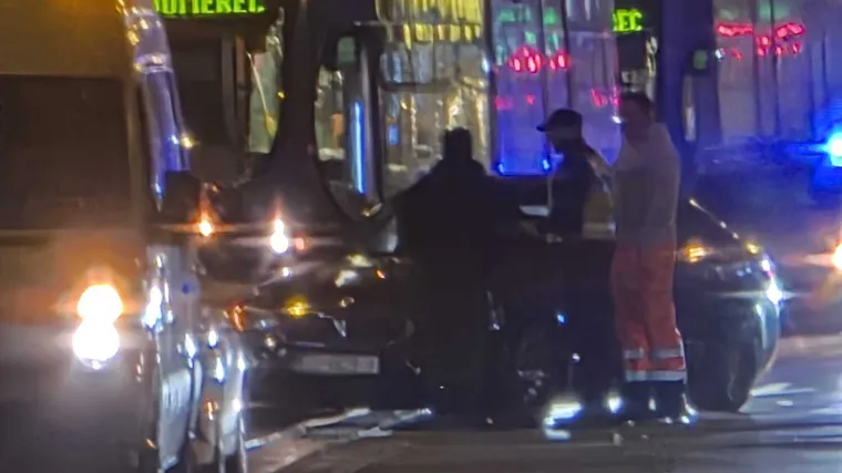 Sudar BMW-a i tramvaja na zagrebačkoj Ilici: 'Kao da nema dovoljno gužve po gradu'