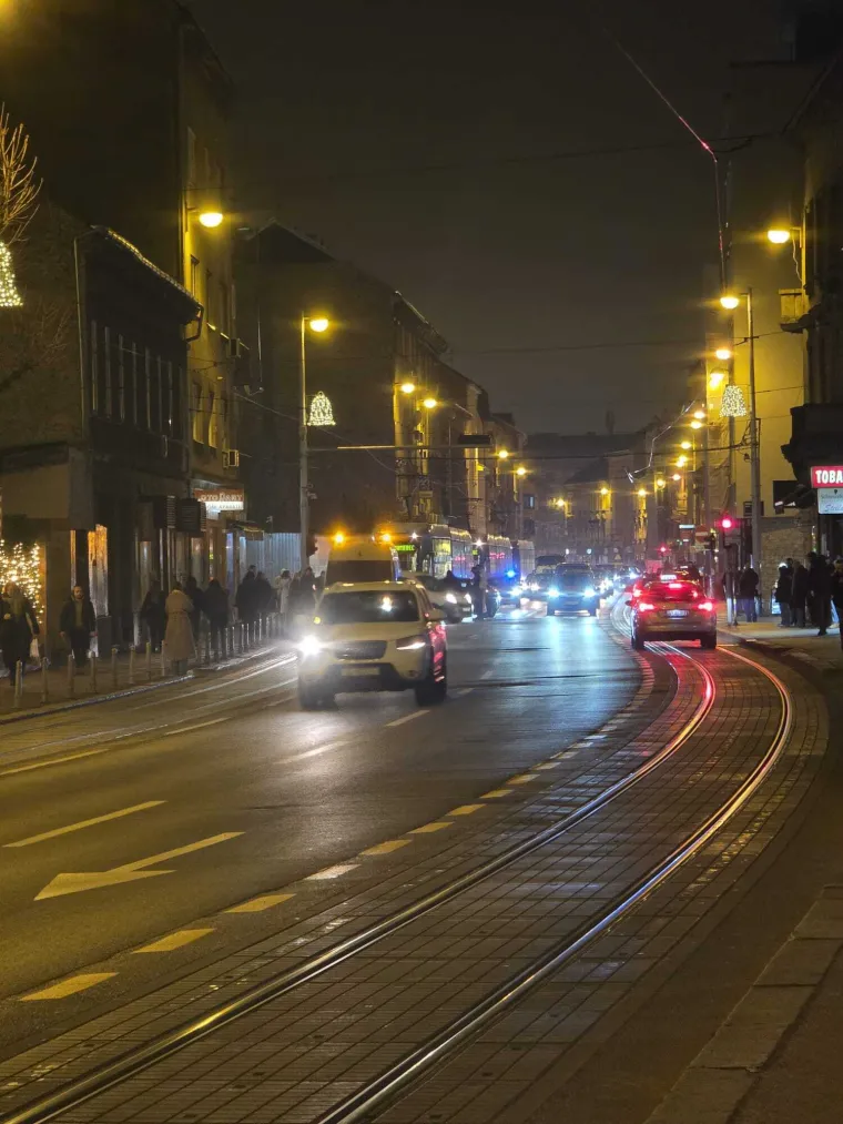 Sudar BMW-a i tramvaja na zagrebačkoj Ilici: 'Kao da nema dovoljno gužve po gradu'