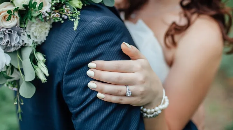 Posljednji mladi Mjesec u 2025. donosi veliku sreću: Neki znakovi bi se čak mogli zaručiti