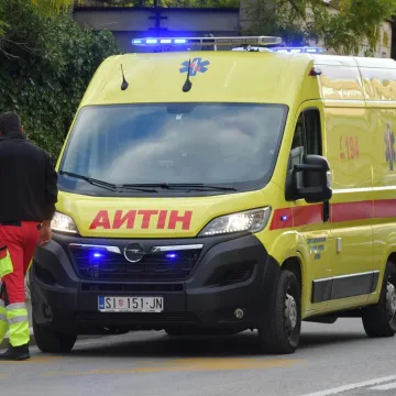 Horor na gradili&scaron;tu na Murteru: Radnik pao s četiri metra, hitno ga prevezli u KBC Split