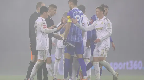 VAR komunikacija sporne odluke: Glavni sudac nakon 11 gledanja tvrdi jedno, njegov &scaron;ef suprotno