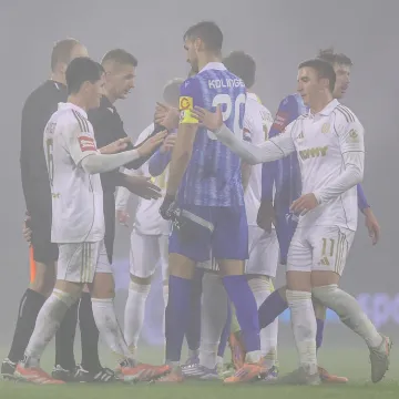 VAR komunikacija sporne odluke: Glavni sudac nakon 11 gledanja tvrdi jedno, njegov &scaron;ef suprotno