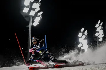 Skija&scaron;ice 'napadaju' Francusku: Zrinka izletjela sa staze, Shiffrin uvjerljivo vodi, čekamo Popović