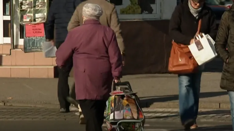 Umirovljenici dobivaju 13. mirovinu, no sindikati upozoravaju: 'Jedva preživljavaju...'