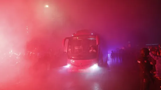 Kaos na utakmici trećeliga&scaron;a i Barce: Organizator muljao s montažnim tribinama, kasnio početak