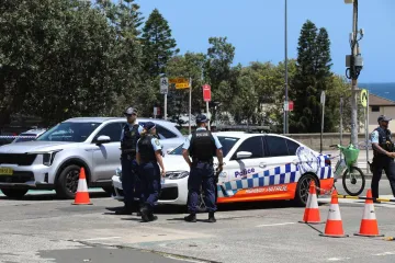 Preživjeli napadač na sydneyskoj plaži optužen za terorizam, 15 ubojstava i niz zločina