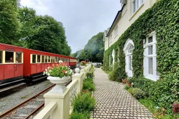 Biste li se budili uz pogled na vlak i zvuk parne lokomotive? I za sve to morate izdvojiti paprenu cifru