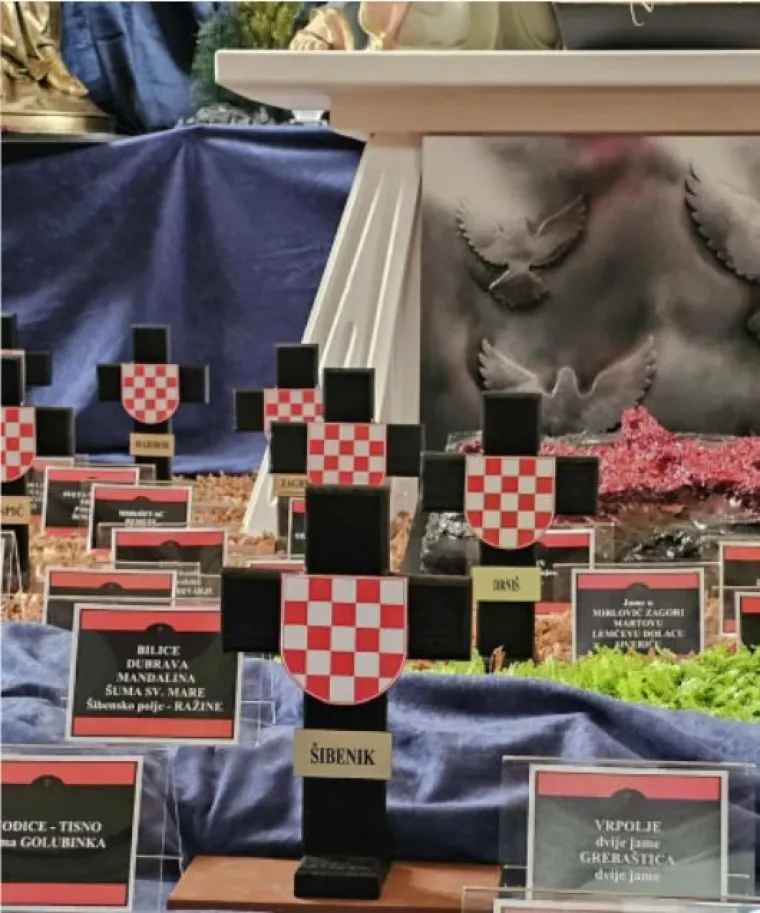Crni križevi i HOS-ove zastave pokraj malog Isusa: Ponovno kontroverzne jaslice u &scaron;ibenskoj crkvi