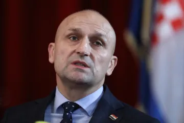 Anu&scaron;ić otkrio kada će prvi mladi Hrvati biti u vojarnama