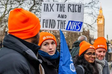 Pod udarom su gripe, a oni &scaron;trajkaju: Liječnici u Engleskoj traže veće plaće