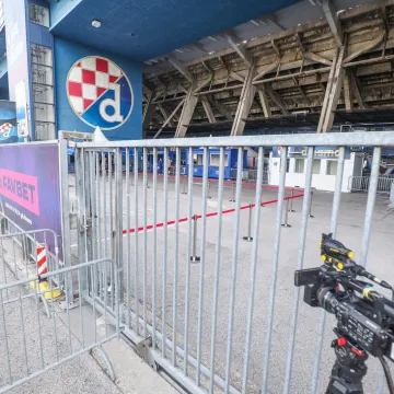 Dobili smo odgovor Dinama na situaciju sa Slavkom I&scaron;tvanićem koji traži svoje ispred stadiona