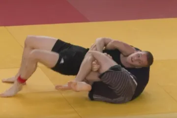 Ru&scaron;e protivnika bez udarca: 'A drugi misle da smo izrezani, krupni, ćelavi...'