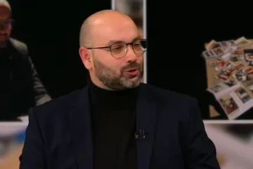 Kaže da nije Plenkovićev žetončić, ali ni klasična oporba pa pustio glas: 'Vuprem oči...'