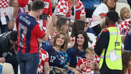 Tko je supruga Ante Budimira: Spojila ih je te&scaron;ka životna priča, a danas imaju četvero djece