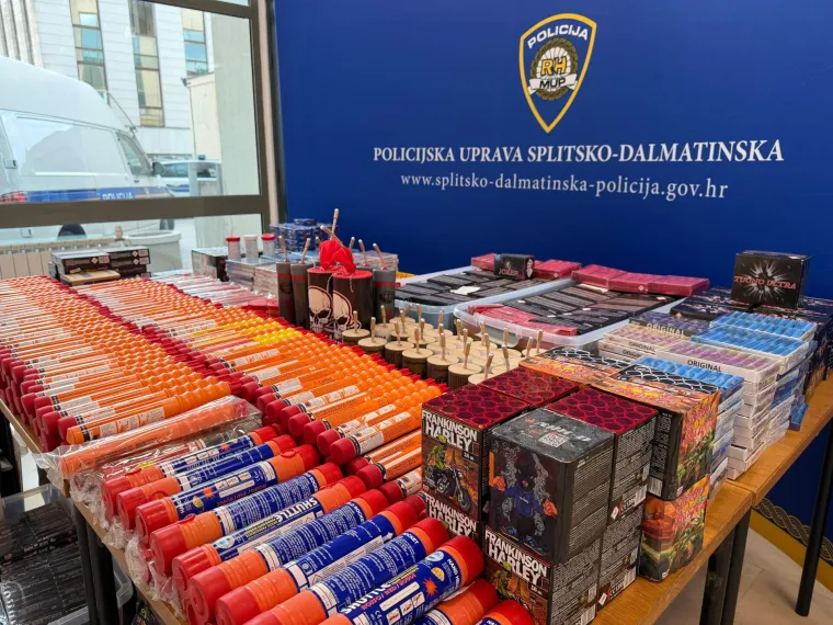&Scaron;to je ovo!? Splićanin (54) u stanu imao gotovo 11 tisuća komada pirotehnike