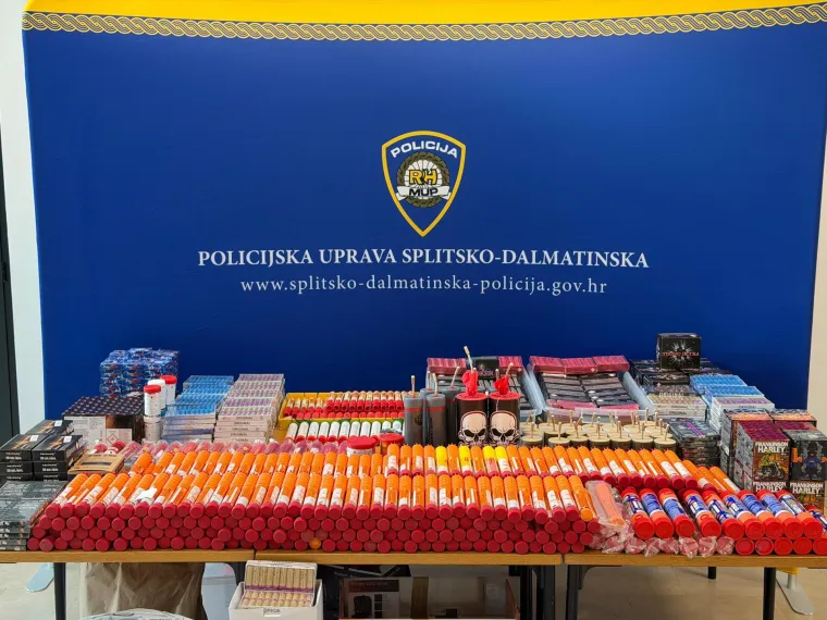 &Scaron;to je ovo!? Splićanin (54) u stanu imao gotovo 11 tisuća komada pirotehnike