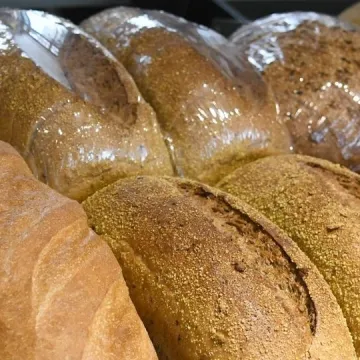 Poznati pekarski lanac povukao tri kruha: 'Postoji mogućnost da je u njima metal'