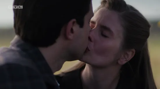 ANKETA Treba li Jakov zbog saznanja da mu je Zora polusestra odustati od Kate?