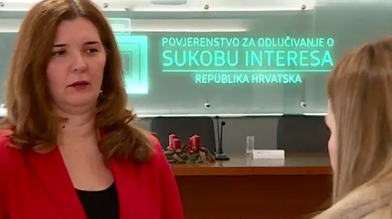 Zbog božićnice u bonovima, pokreću postupak protiv jedne gradonačelnice, drugoj opalili kaznu