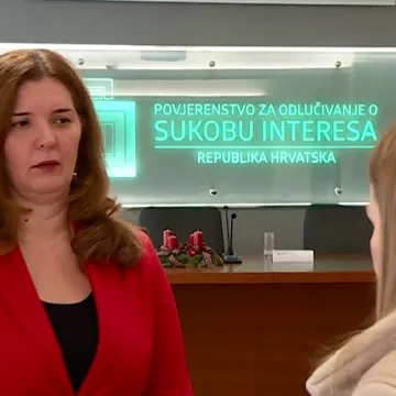 Zbog božićnice u bonovima, pokreću postupak protiv jedne gradonačelnice, drugoj opalili kaznu