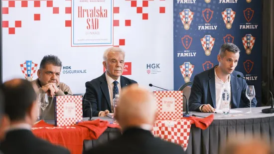 Predstavljena knjiga o utakmici na kojoj je počeo kult reprezentacije: Vatreni slijede taj put