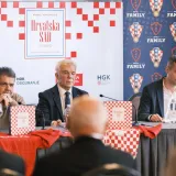 Predstavljena knjiga o utakmici na kojoj je počeo kult reprezentacije: Vatreni slijede taj put