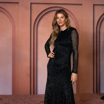 Nedavno rodila treće dijete, a ovako izgleda: Gisele se pojavila u haljini koja malo &scaron;to skriva