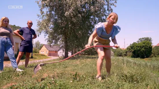 Dejan izazvao djevojke na ko&scaron;nju trave, Miljana ga nije odu&scaron;evila: 'Ona nije za selo'