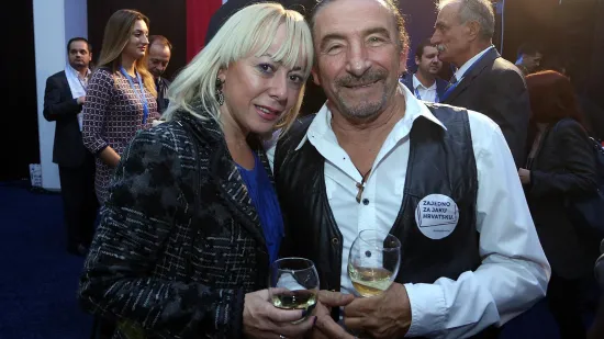 Željko Bebek ganut rođendanskom proslavom iznenađenja: Pogledajte nevjerojatnu atmosferu