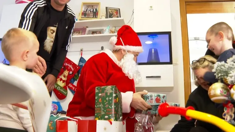 Volonteri i Djedica posjetili mali&scaron;ane koji su izgubili majku u prometnoj nesreći