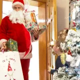 Djeci koja su ostala bez majke u prometnoj nesreći volonteri donijeli trenutak veselja