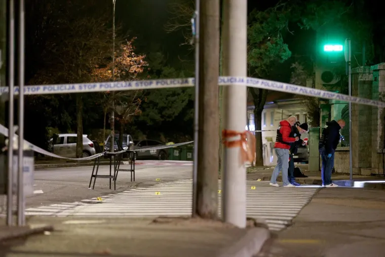 Pucnjava u Rijeci, meci zavr&scaron;ili u prozoru kafića i autima: Policija uhitila jednu osobu