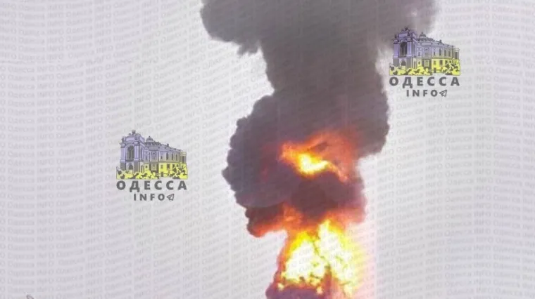 Vatra iznad važne ukrajinske luke: Rusi gađali dronovima i raketama, objavljene snimke