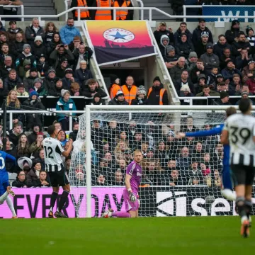 Nova luda utakmica i golijada u Engleskoj: Osporavani Nijemac briljira