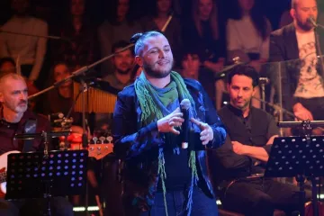 Na&scaron; pjevač se javio iz bolničkog kreveta: Iza njega je borba s ovisno&scaron;ću i gubitak 50 kilograma