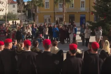 Kolende se vratile na splitske ulice: Advent uz pjesmu i proljetne temperature