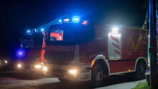 Veliki požar progutao OPG kod Grubi&scaron;nog polja: Plamen zahvatio životinje i strojeve