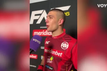 Srpski udarač rije&scaron;io protivnika pa mu se u intervjuu pridružio Djed Božićnjak