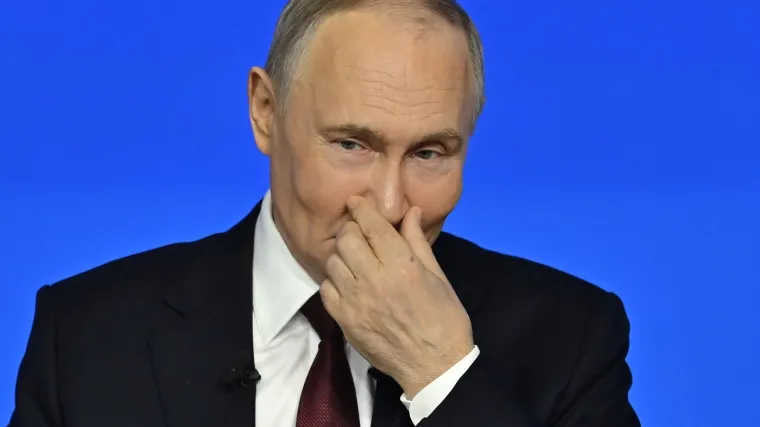 Peskov: 'Putin je spreman za razgovore s Macronom'