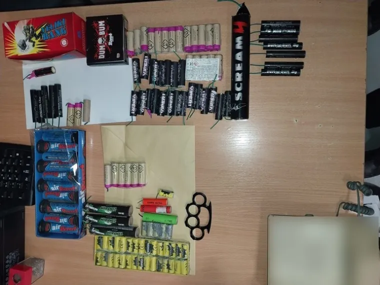 &Scaron;okantna zapljena u Novom Zagrebu! Kod maloljetnika pronađen bokser i cijeli arsenal najopasnijih petardi