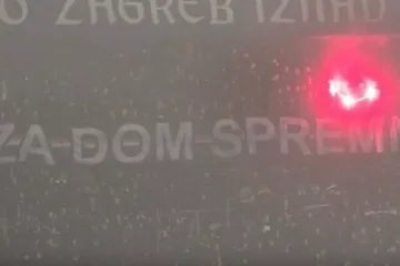 Policija provodi istragu zbog usta&scaron;kog pozdrava na utakmici: Boysi poslali poruku Toma&scaron;eviću, on &scaron;uti!