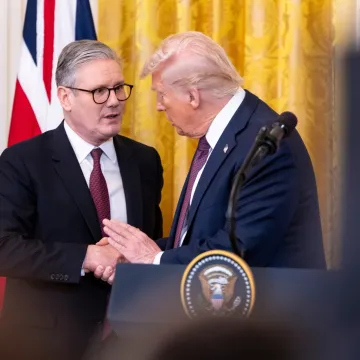 Starmer i Trump na telefonu dok na Floridi Amerikanci pregovaraju s Rusima: Spominjali i Epsteina?