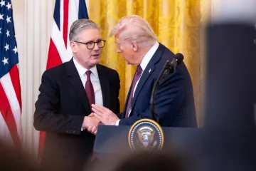 Starmer i Trump na telefonu dok na Floridi Amerikanci pregovaraju s Rusima: Spominjali i Epsteina?