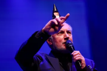 Miroslav &Scaron;koro velikim koncertom u Lisinskom obilježio 40 godina karijere