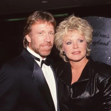 Umrla biv&scaron;a supruga Chucka Norrisa, glumac emotivno poručio: 'Te godine značile su mi sve'