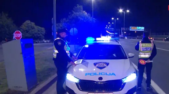 Policija ga zaustavila, a on pijan i bez položenog vozačkog počeo vrijeđati: Čeka ga 'lijepa' kazna