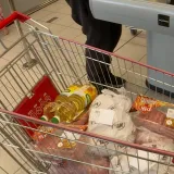 Bomba na džepove: Blagdanska ko&scaron;arica za tročlanu obitelj nikad skuplja