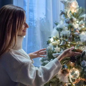 Sami ste na Božić i zbog toga ste tužni? Uz ovih 25 savjeta nećete se osjećati usamljeno