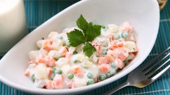 Opet je buknula žustra rasprava: Pitali smo vas 'stavljate li jabuku u francusku salatu?'