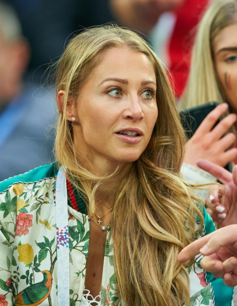 Zbog fatalne Srpkinje slavni nogometa&scaron; ostavio je suprugu i kćer